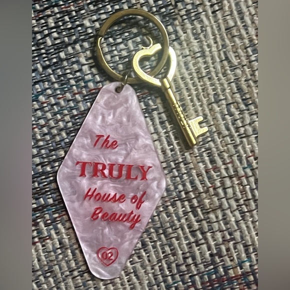 New Truly Beauty Barbie bundle shave set and more!! Please read description! - Picture 9 of 9